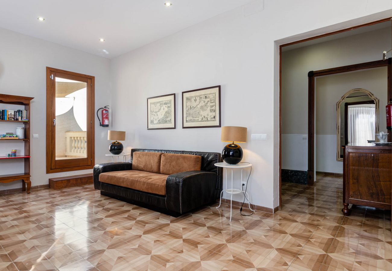 House in Llubi - YourHouse Can Bombarda, spacious villa with private pool