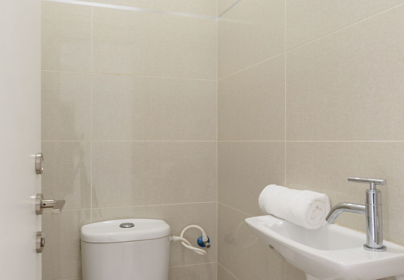 Apartment in Netanya - Bright and Fresh Family Home near Beach by FeelHome