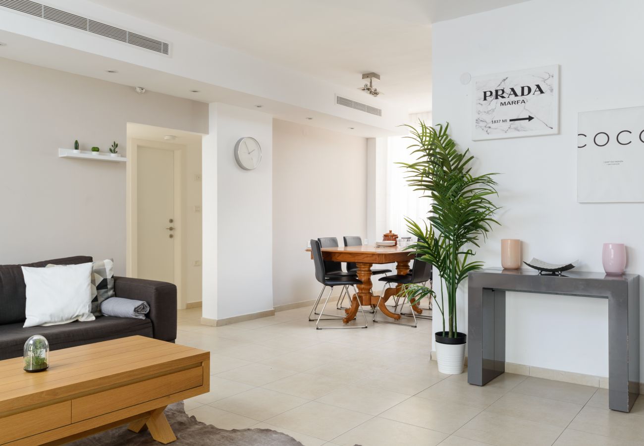 Apartment in Netanya - Bright and Fresh Family Home near Beach by FeelHome