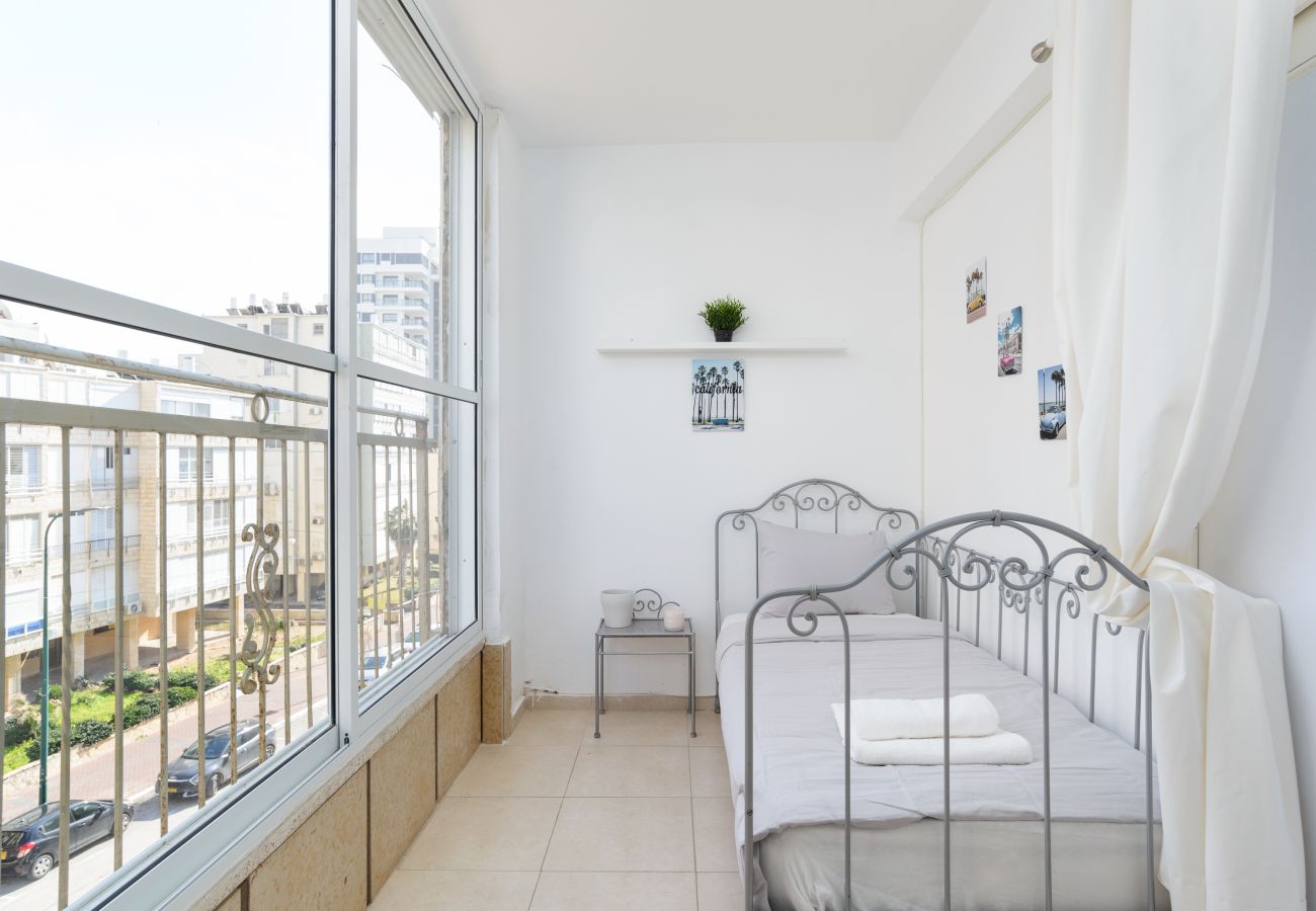 Apartment in Netanya - Bright and Fresh Family Home near Beach by FeelHome