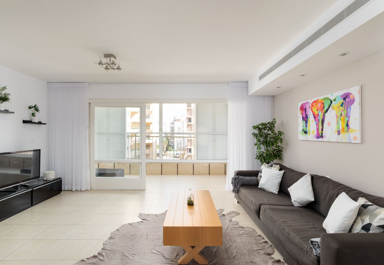 Apartment in Netanya - Bright and Fresh Family Home near Beach by FeelHome