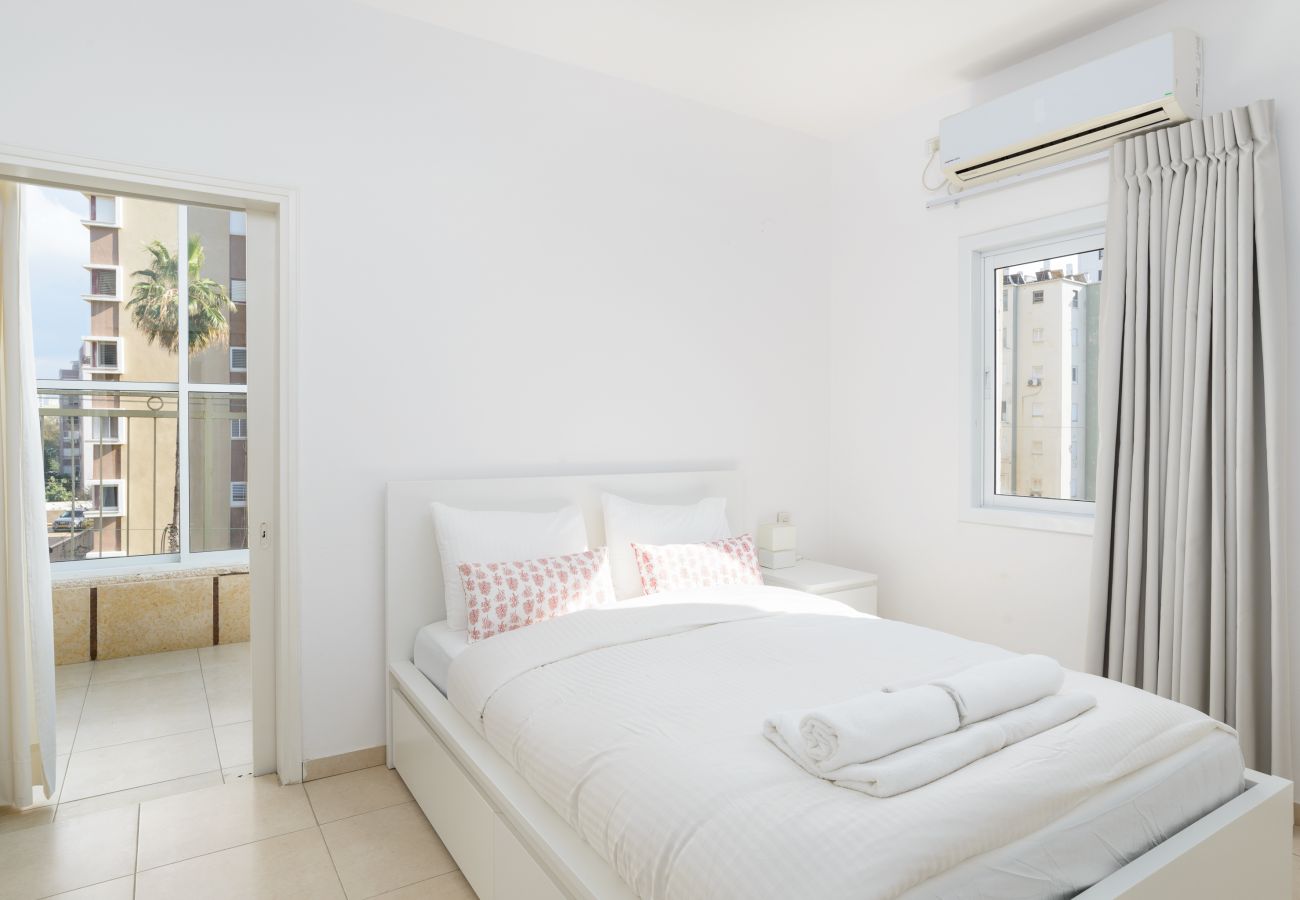 Apartment in Netanya - Bright and Fresh Family Home near Beach by FeelHome