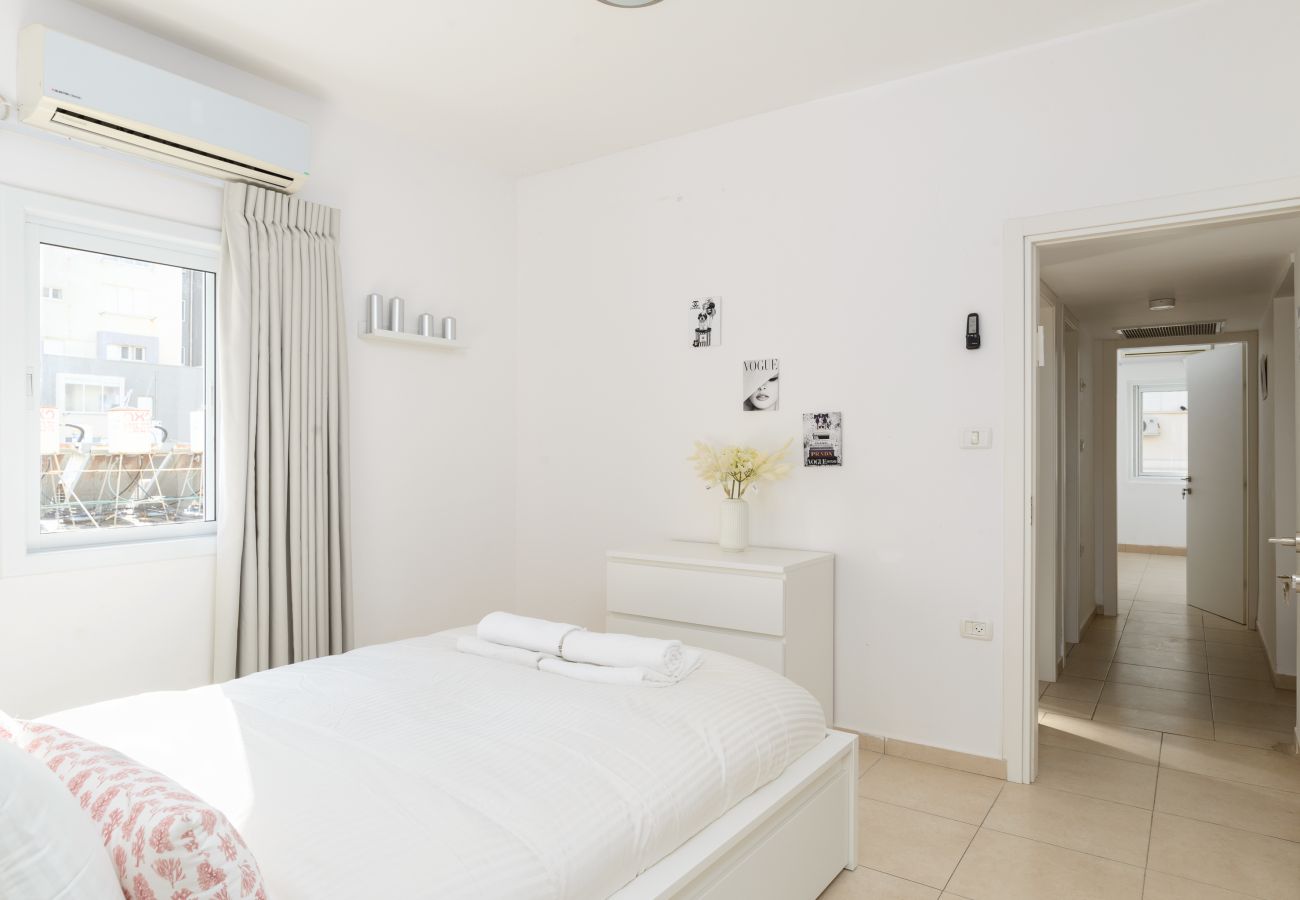 Apartment in Netanya - Bright and Fresh Family Home near Beach by FeelHome