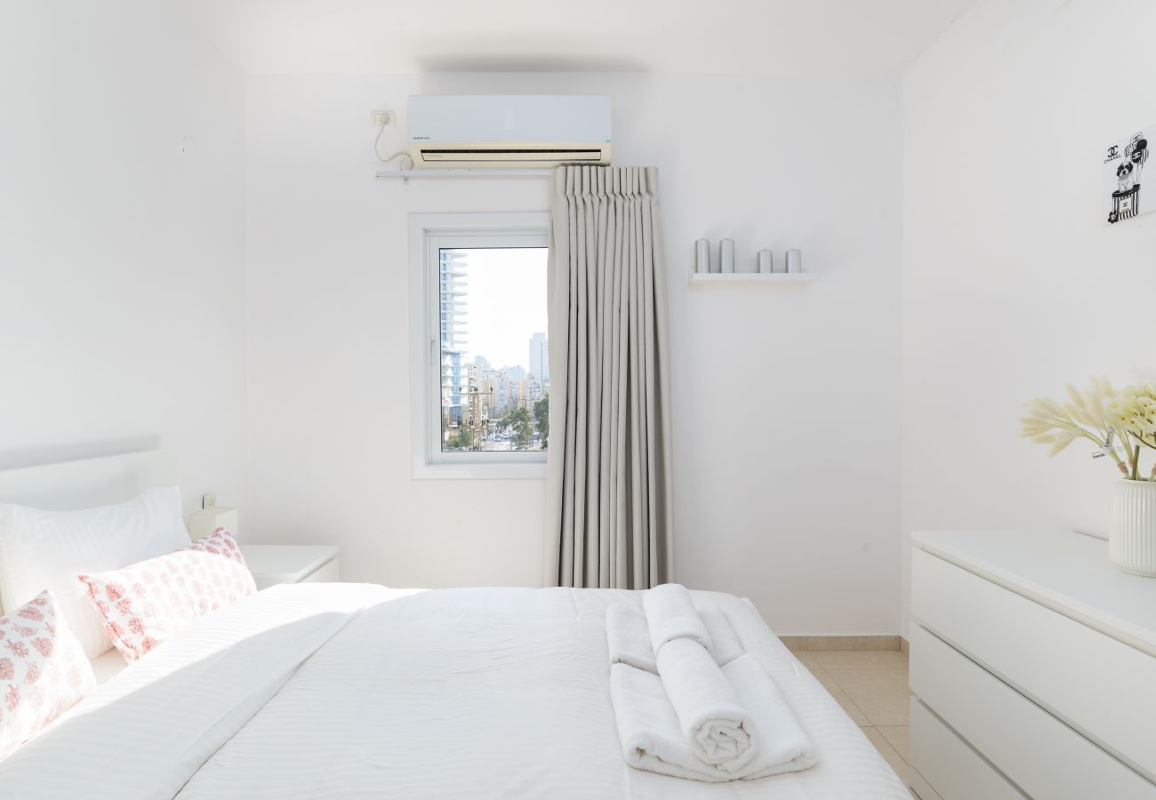 Apartment in Netanya - Bright and Fresh Family Home near Beach by FeelHome