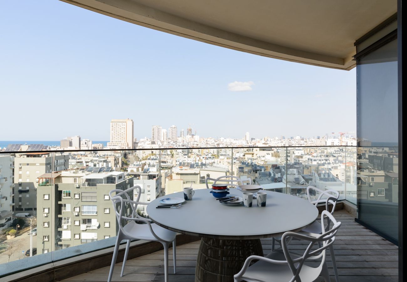 Apartment in Bat Yam - SHELTER in Bat Yam Luxury Apt Terrace & Sea View by FeelHome