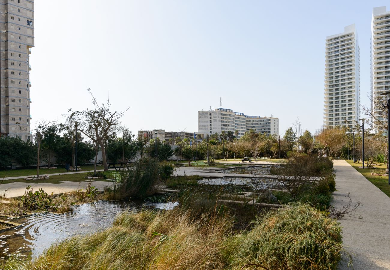 Apartment in Bat Yam - Bat Yam Luxury Apt Terrace & Sea View by FeelHome