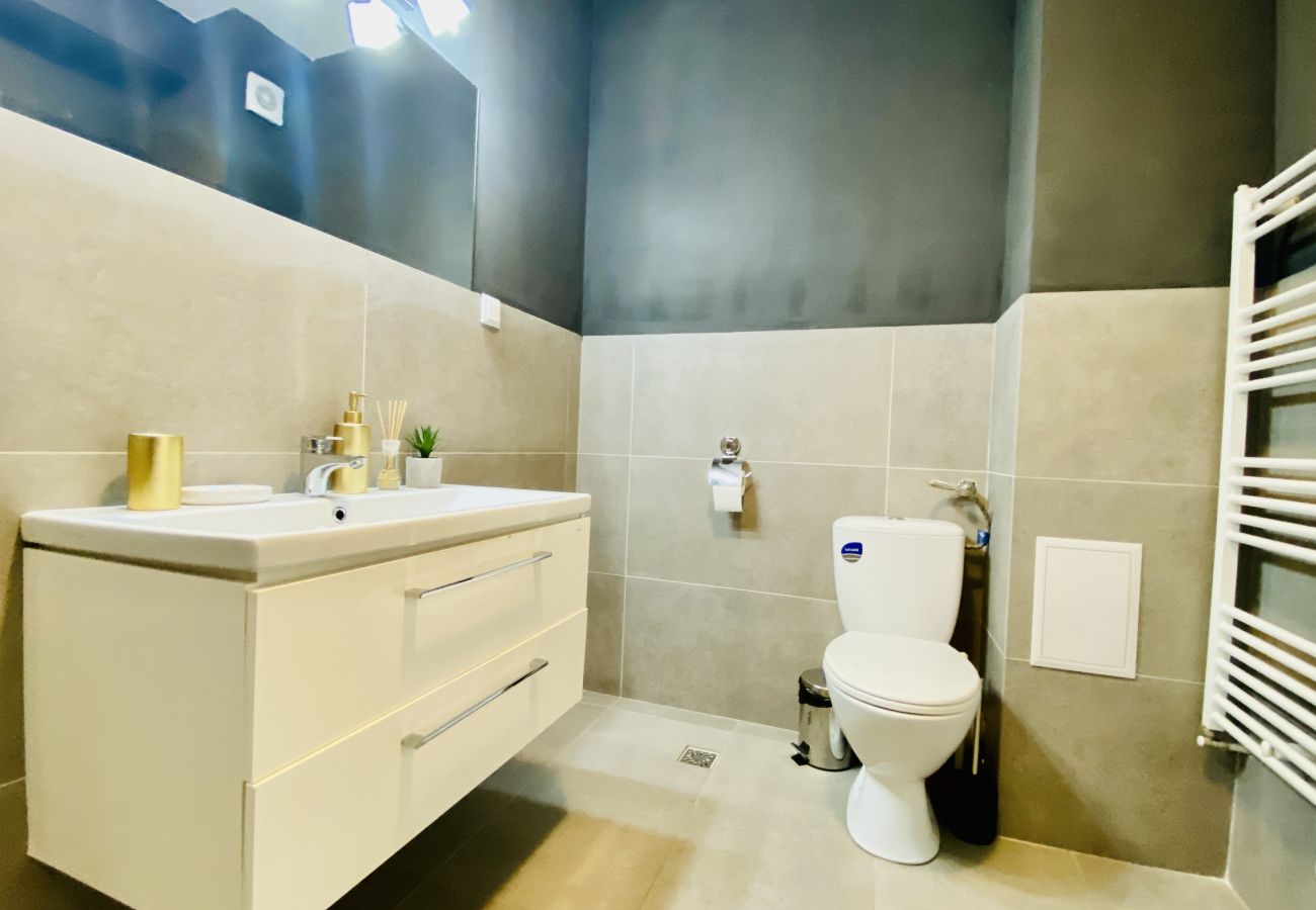 Apartment in Floresti - 2BDR Floresti with Parking in New Building