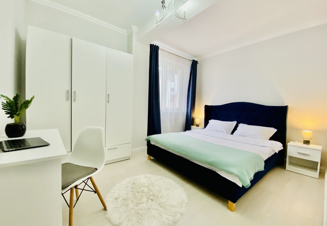 Apartment in Floresti - 2BDR Floresti with Parking in New Building