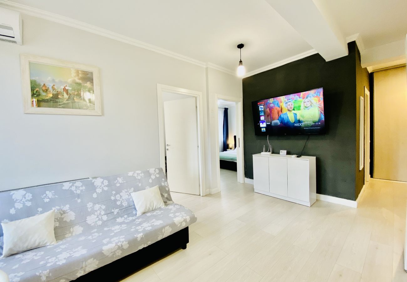 Apartment in Floresti - 2BDR Floresti with Parking in New Building