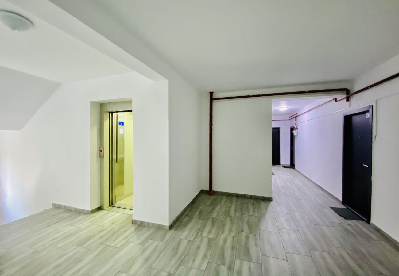 Apartment in Floresti - 2BDR Floresti with Parking in New Building