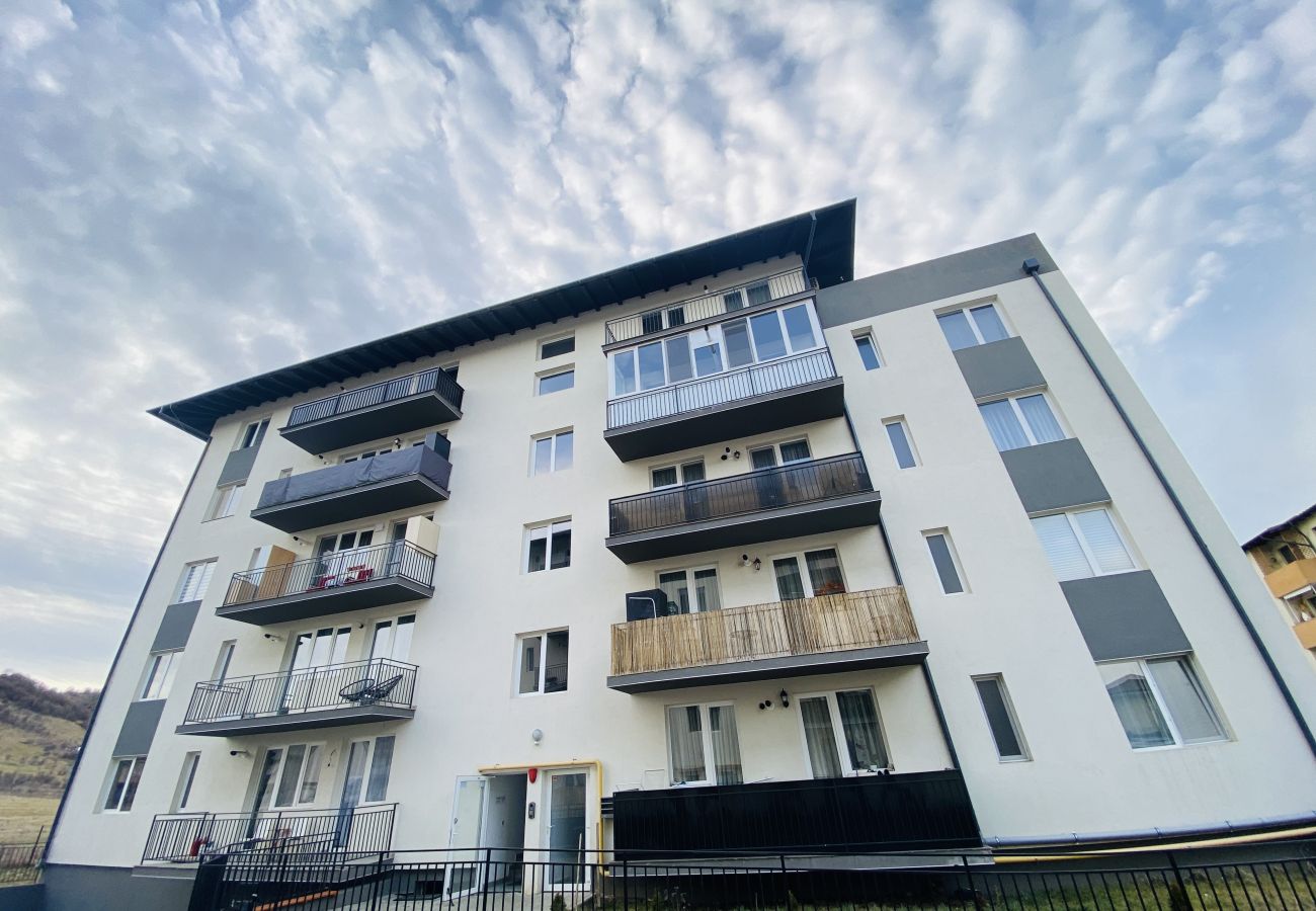 Apartment in Floresti - 2BDR Floresti with Parking in New Building