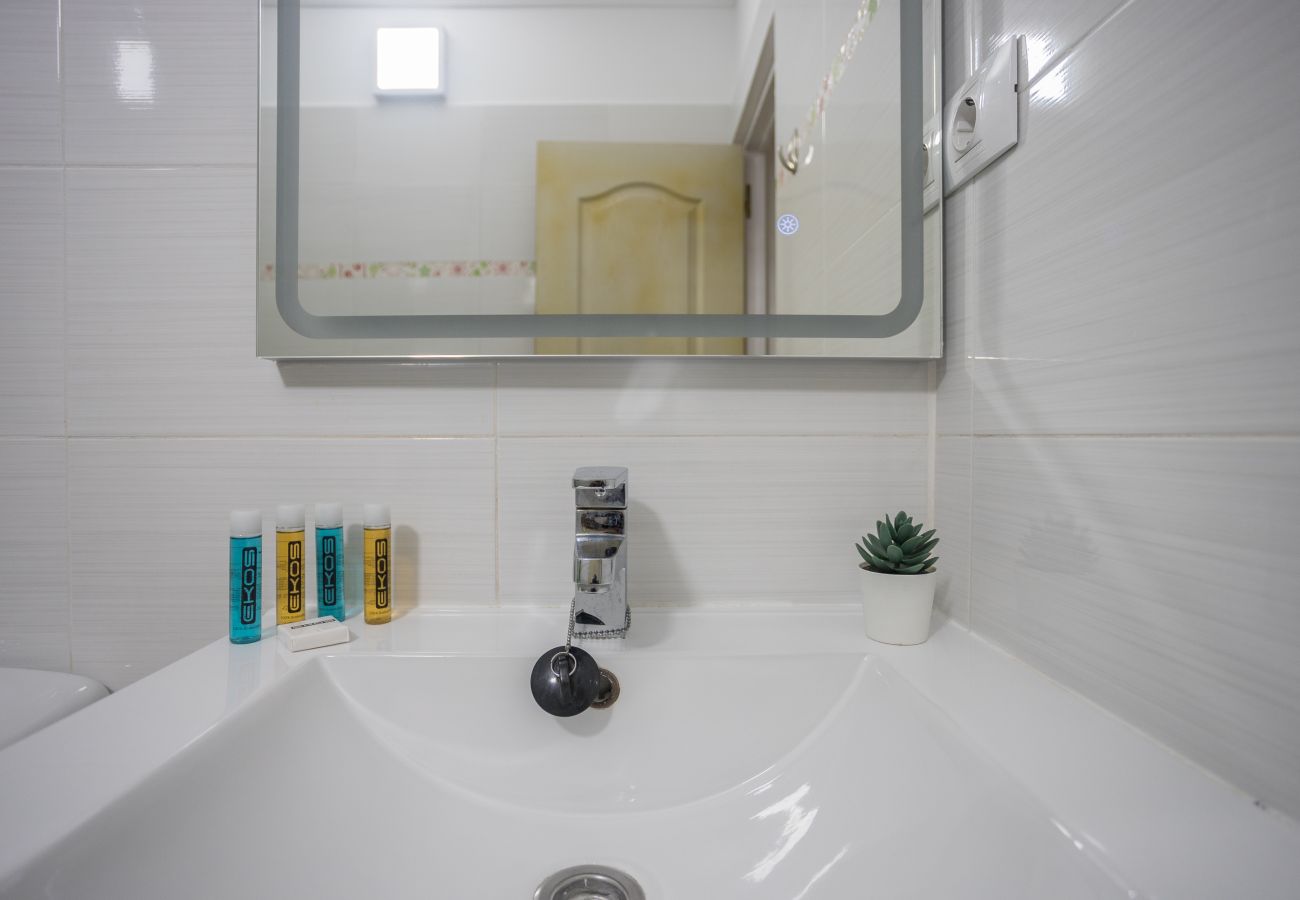 Apartment in San Bartolomé de Tirajana - Lightbooking Las Olas Playa del Ingles