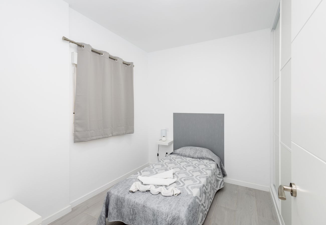 Apartment in Las Palmas de Gran Canaria - Lightbooking 7 Palmas Estadio - Gran Canaria Arena