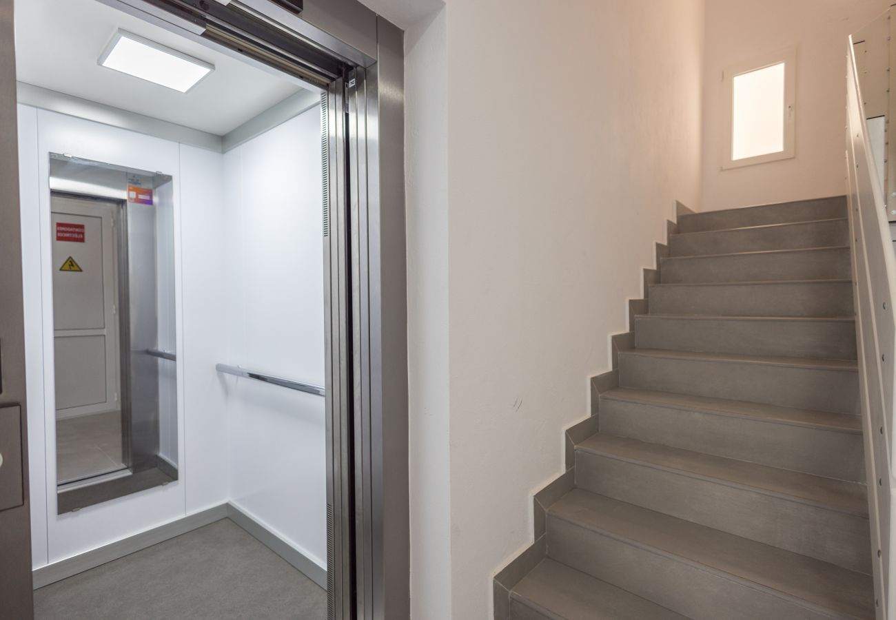 Apartment in Las Palmas de Gran Canaria - Lightbooking 7 Palmas Estadio - Gran Canaria Arena
