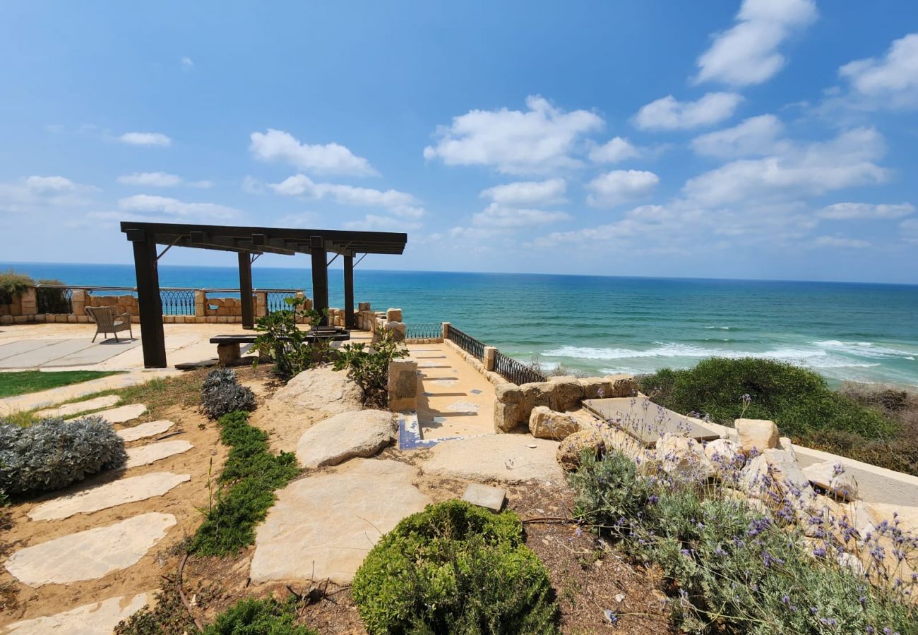 Villa in Beit Yanai - Ultimate Luxury Villa & Wild Beach by FeelHome