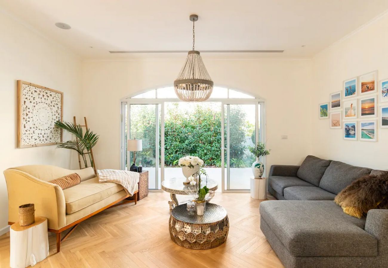 Villa in Herzliya - Executive Villa & Garden in Herzliya by FeelHome