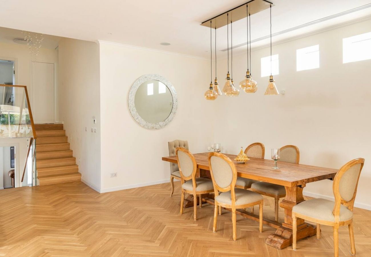 Villa in Herzliya - Executive Villa & Garden in Herzliya by FeelHome