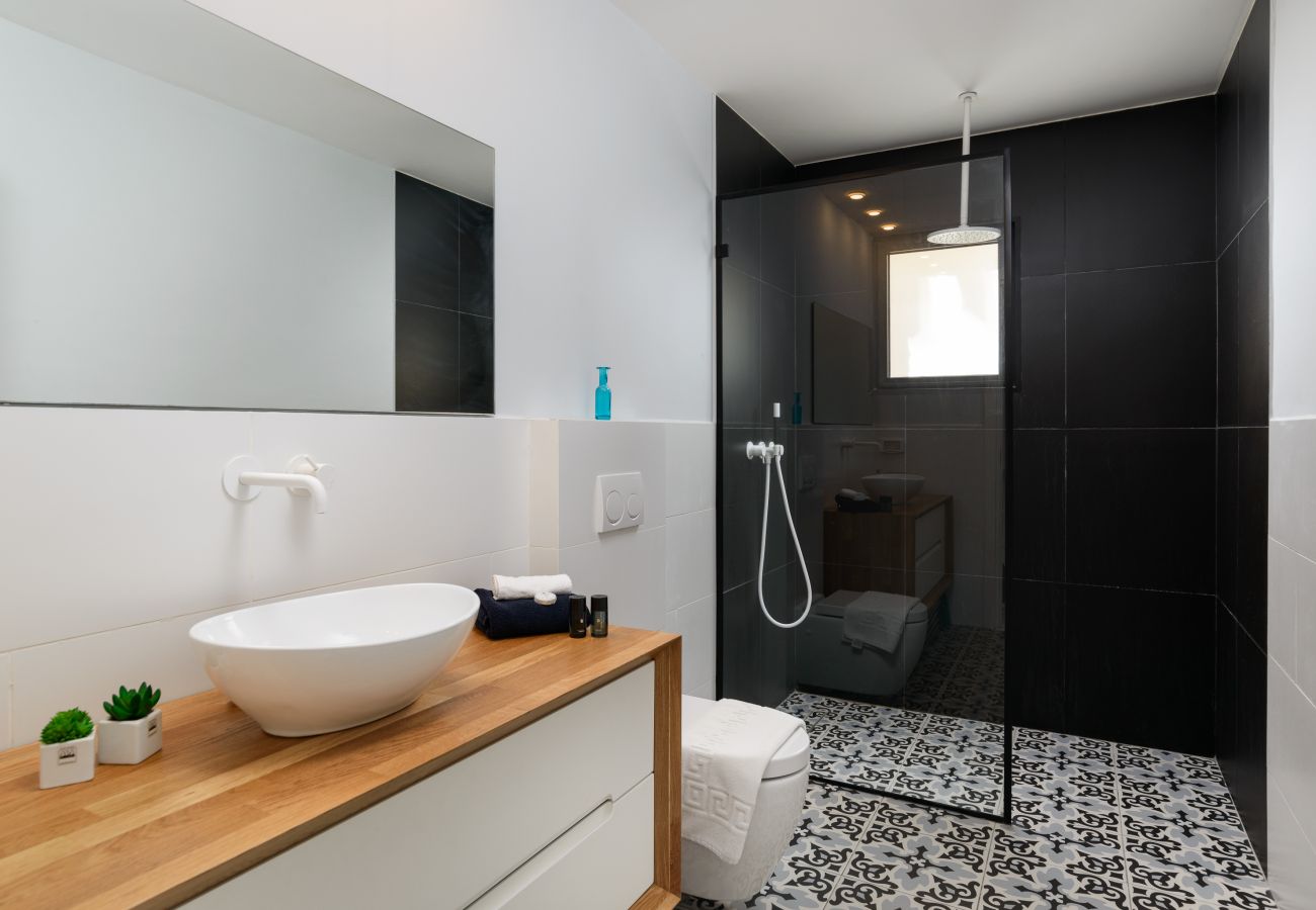 Apartment in Tel Aviv - Jaffa - New Design & Sunny Balcony in City Center by FeelHome