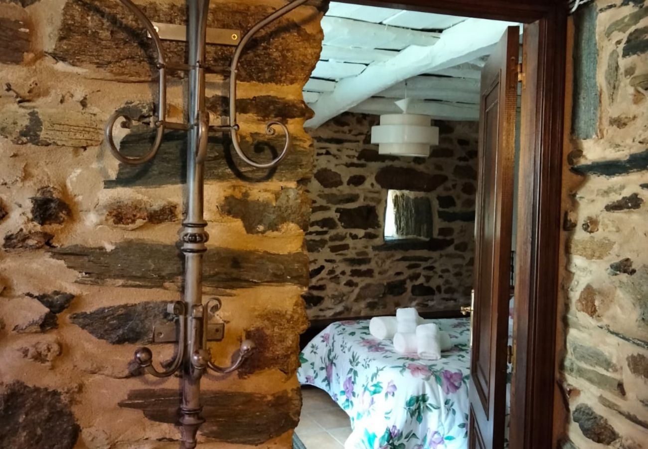 Cottage in Sober - Rural house with barbecue in Doade, Galicia, YourHouse Casa Ruperto
