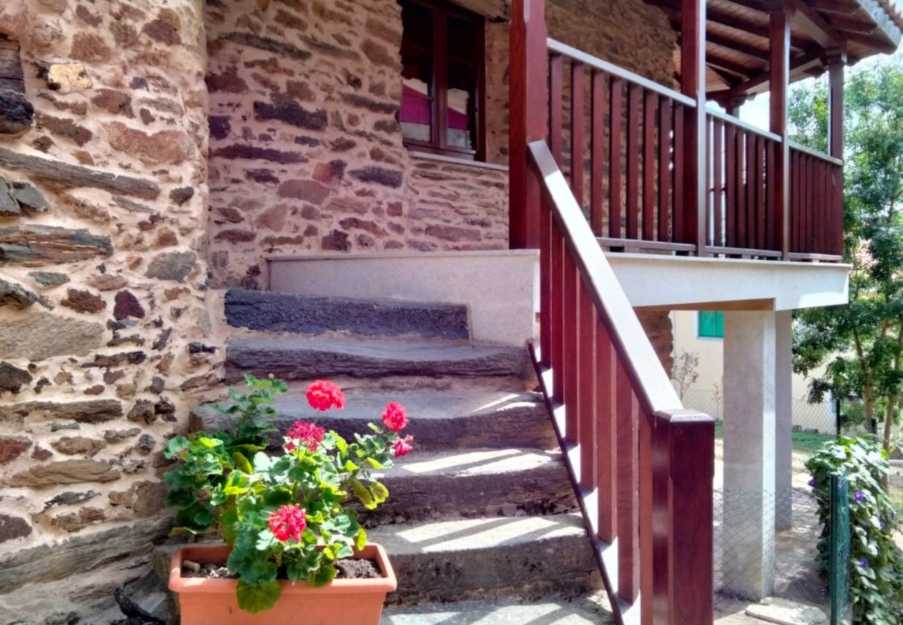 Cottage in Sober - Rural house with barbecue in Doade, Galicia, YourHouse Casa Ruperto