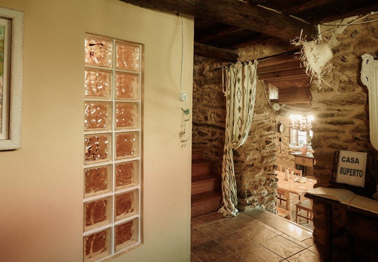 Cottage in Sober - Rural house with barbecue in Doade, Galicia, YourHouse Casa Ruperto