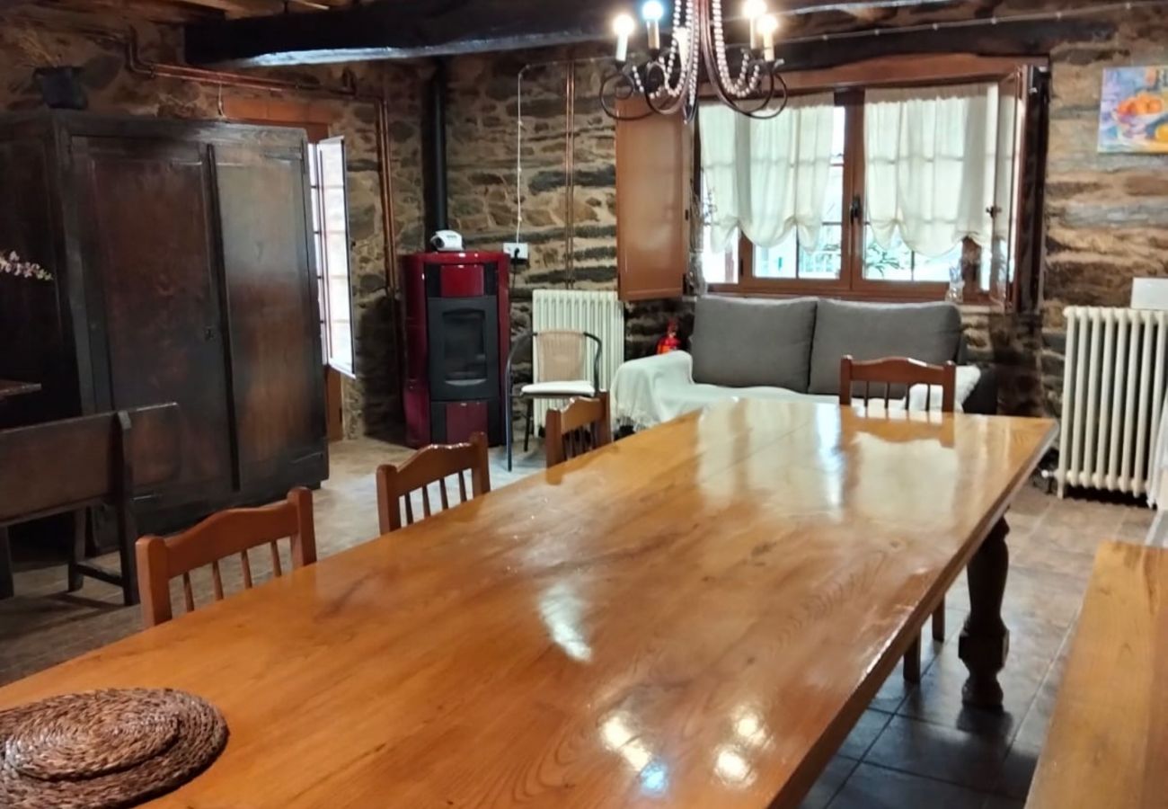 Cottage in Sober - Rural house with barbecue in Doade, Galicia, YourHouse Casa Ruperto