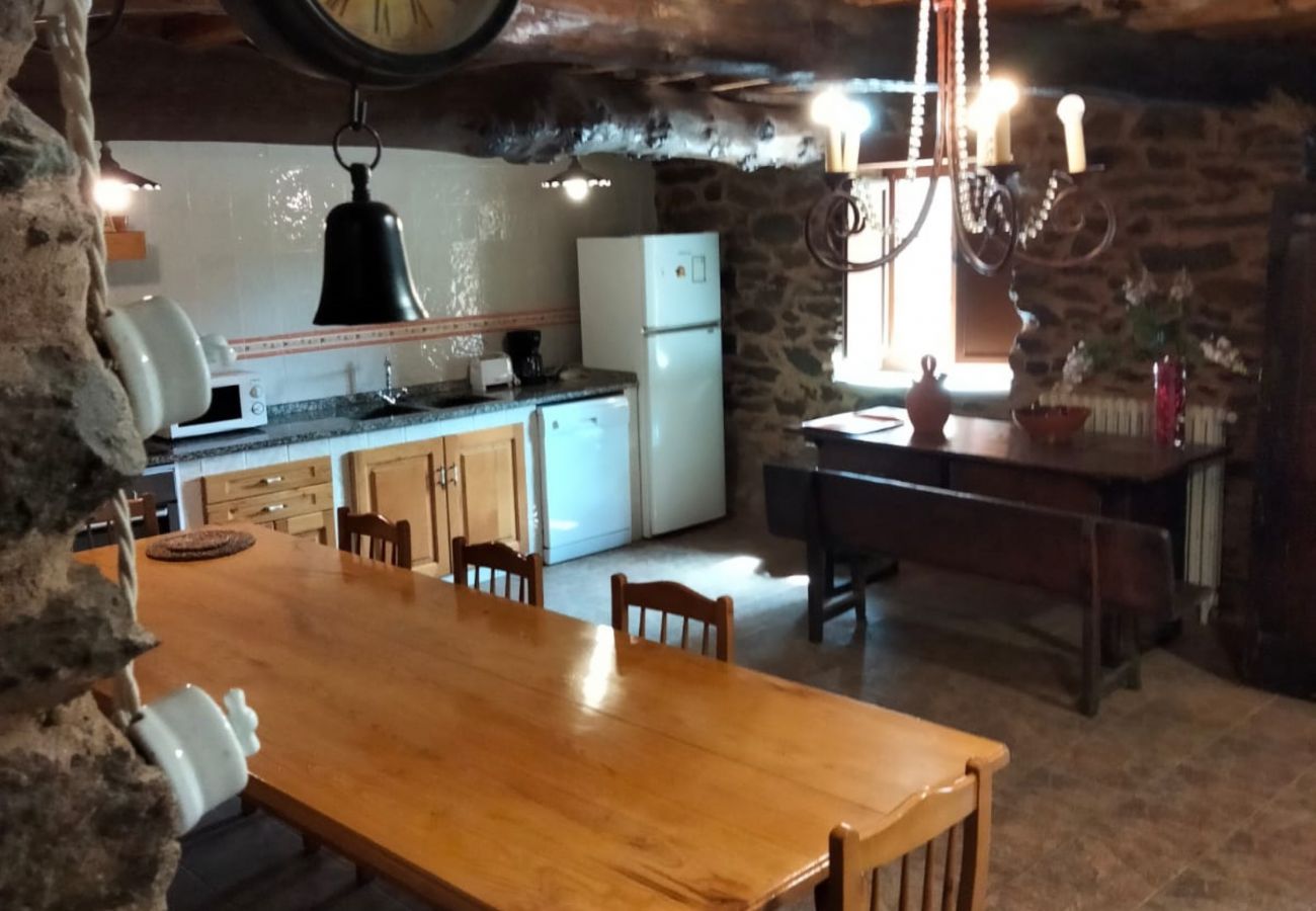 Cottage in Sober - Rural house with barbecue in Doade, Galicia, YourHouse Casa Ruperto