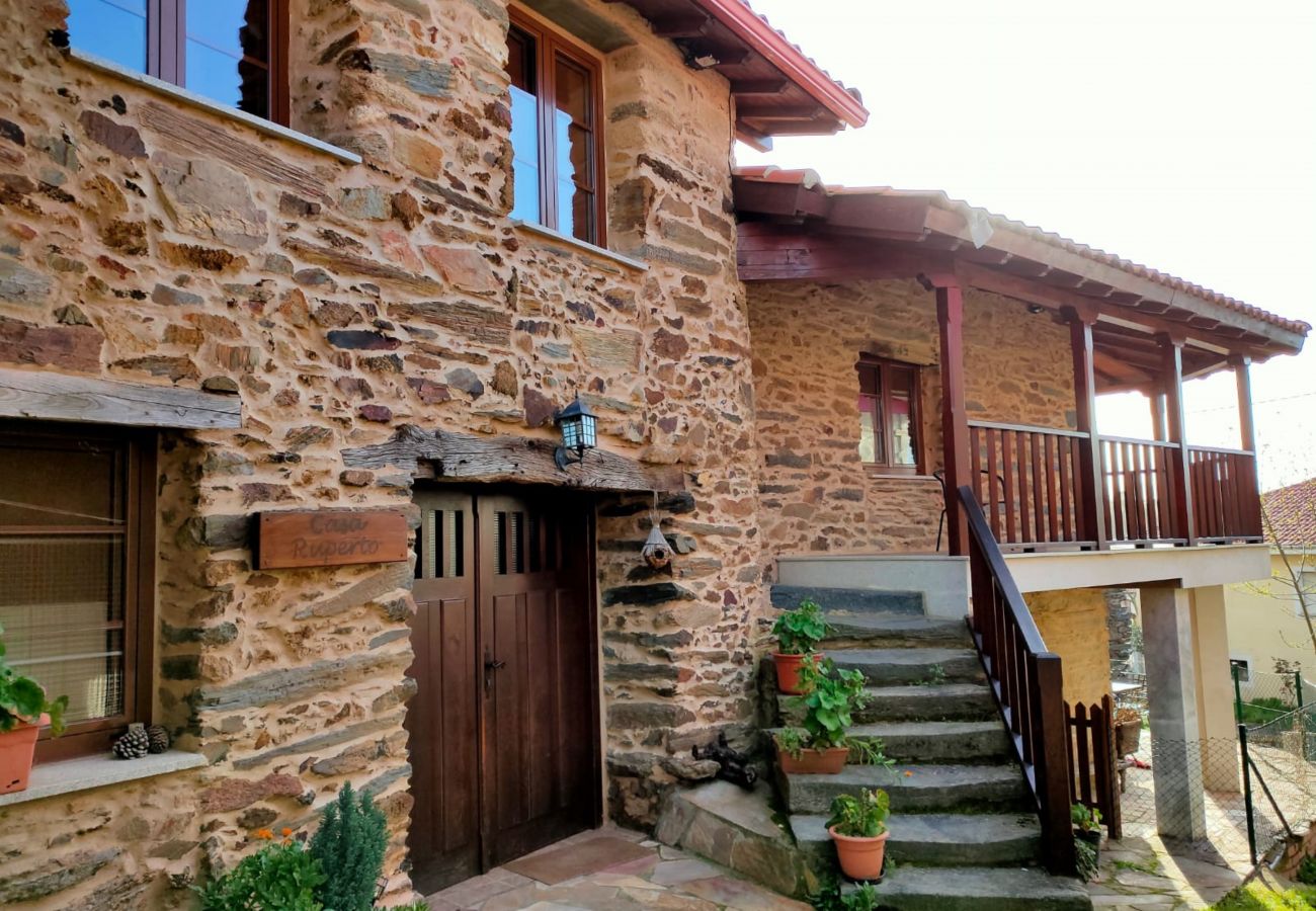 Cottage in Sober - Rural house with barbecue in Doade, Galicia, YourHouse Casa Ruperto