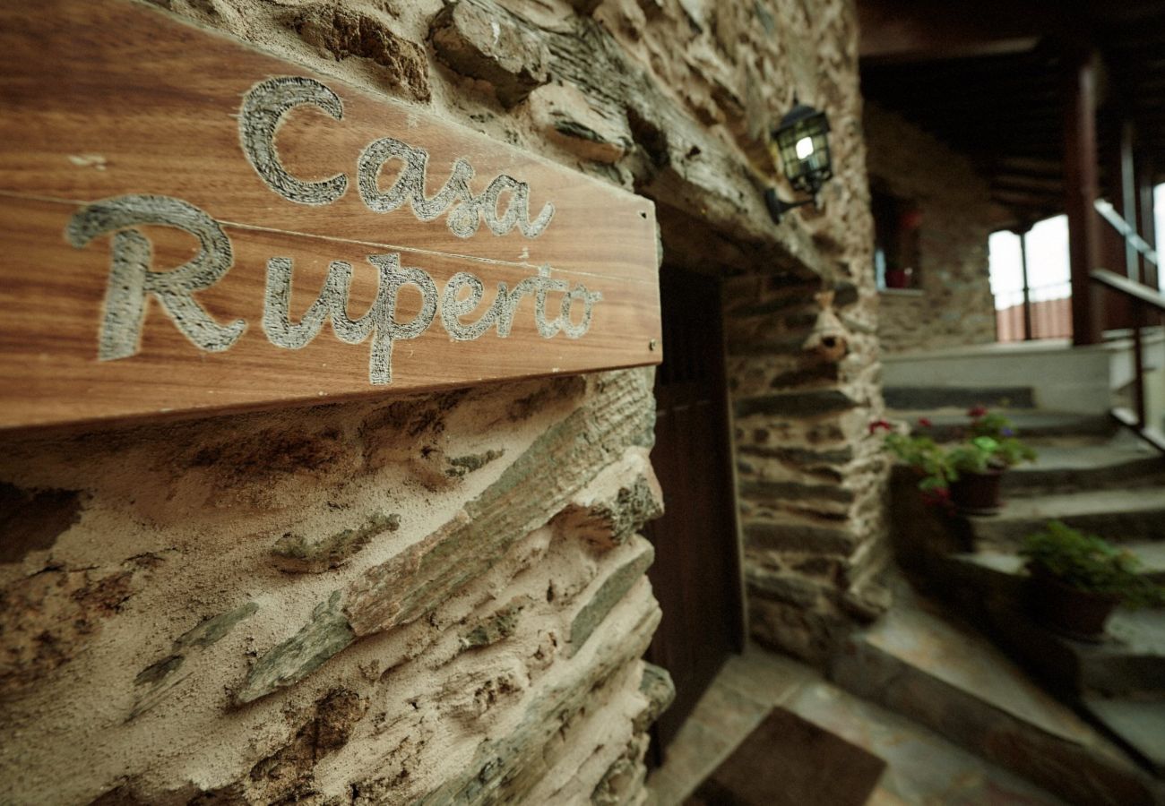 Cottage in Sober - Rural house with barbecue in Doade, Galicia, YourHouse Casa Ruperto