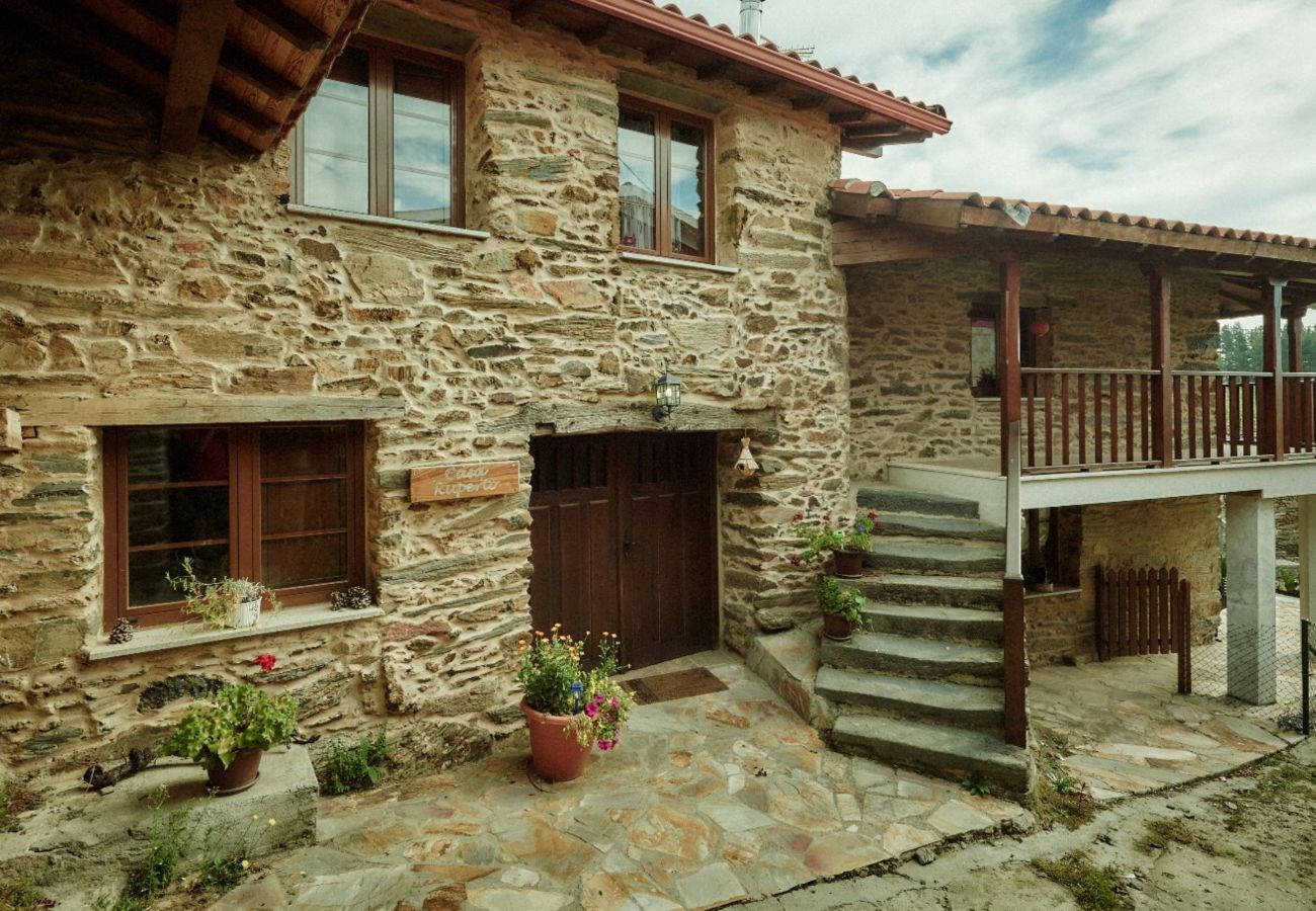 Cottage in Sober - Rural house with barbecue in Doade, Galicia, YourHouse Casa Ruperto