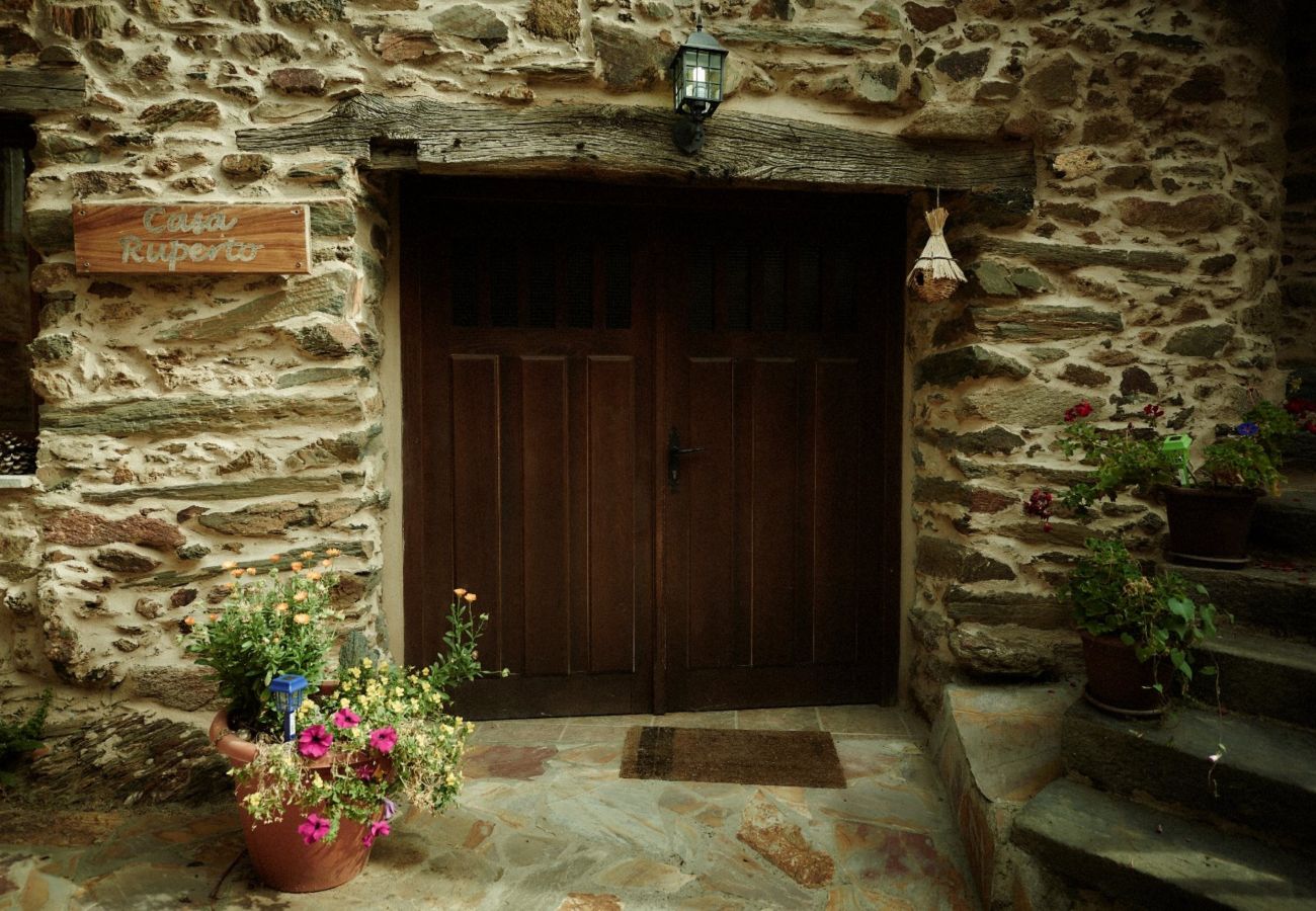 Cottage in Sober - Rural house with barbecue in Doade, Galicia, YourHouse Casa Ruperto