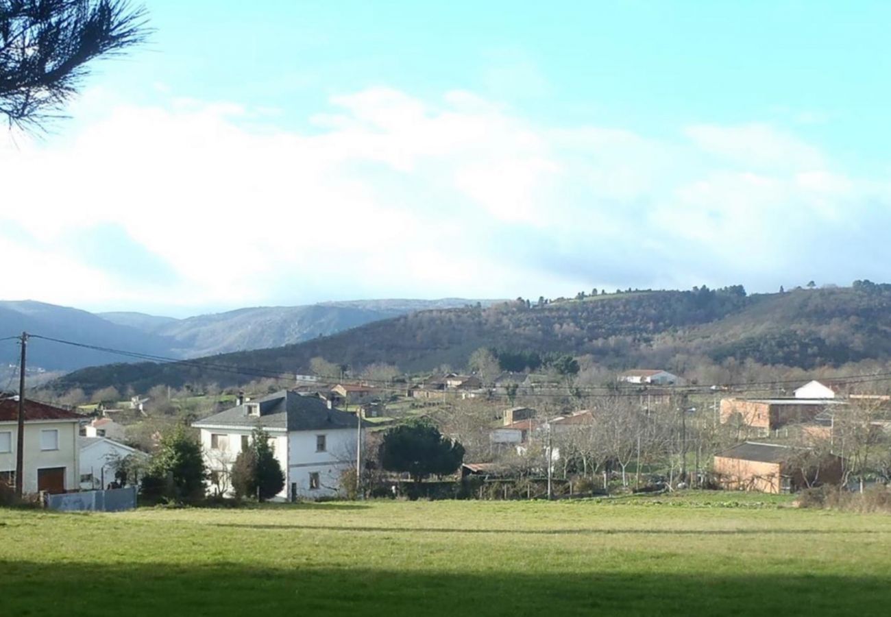 Cottage in Sober - Vacation house in the middle of nature with terrace and barbecue in Doade, Galicia, YourHouse Casa Nides