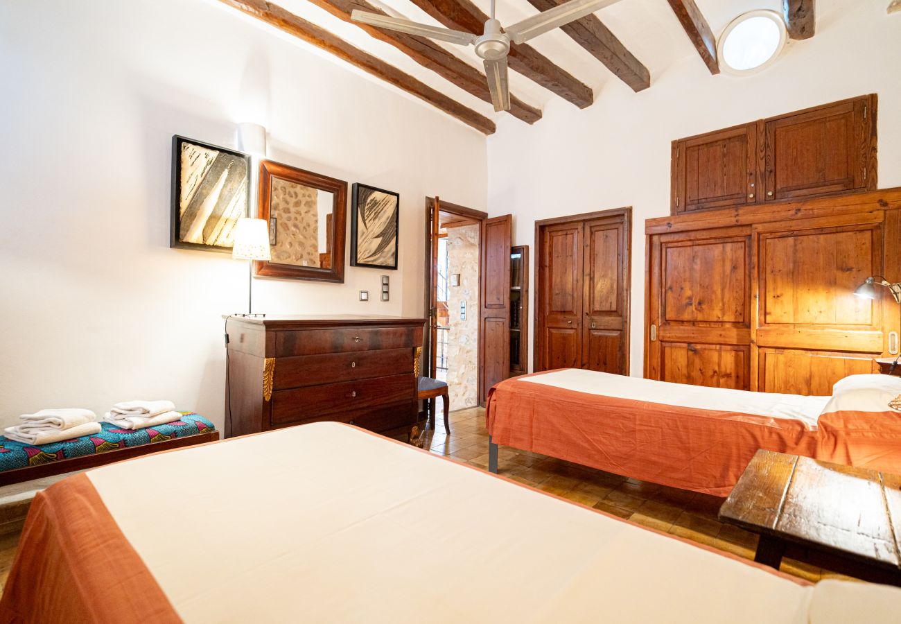 Villa in Consell - Villa Cas Cosinet by PriorityVillas