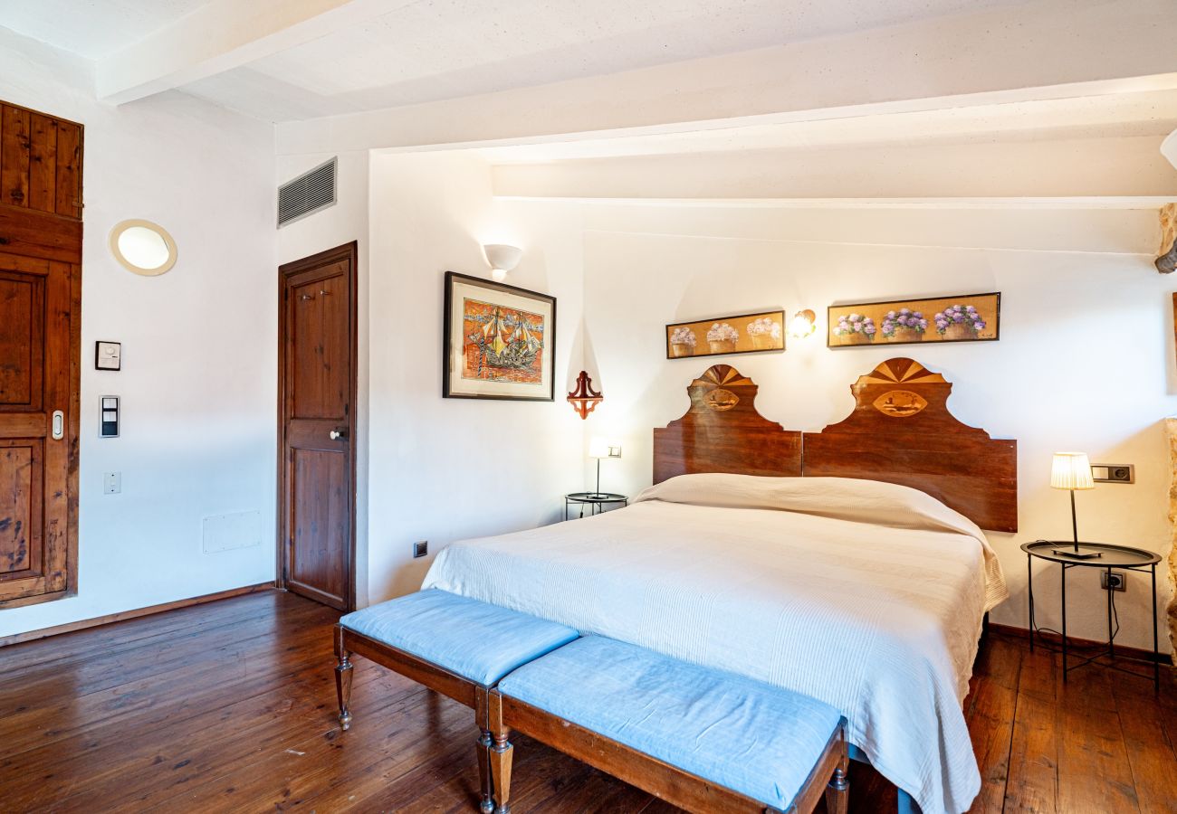 Villa in Consell - Villa Cas Cosinet by PriorityVillas