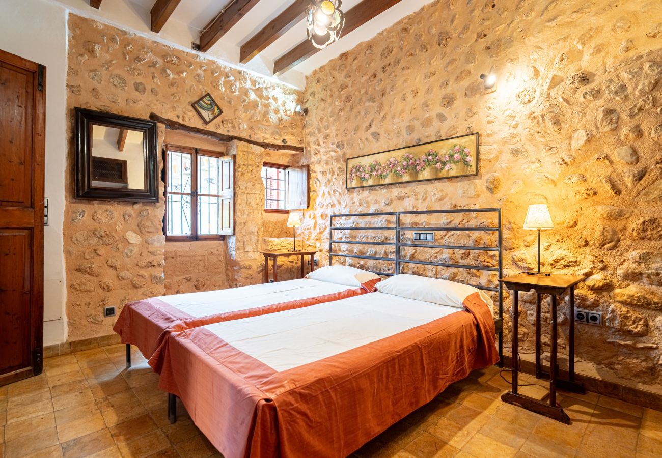 Villa in Consell - Villa Cas Cosinet by PriorityVillas