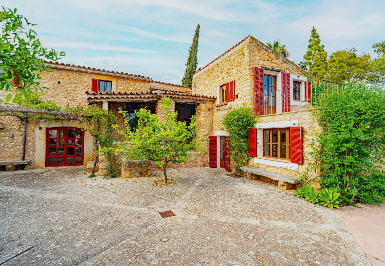 Villa in Consell - Villa Cas Cosinet by PriorityVillas