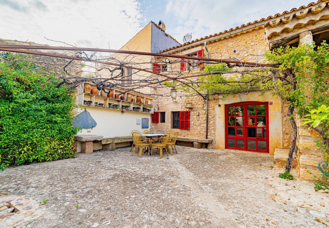 Villa in Consell - Villa Cas Cosinet by PriorityVillas