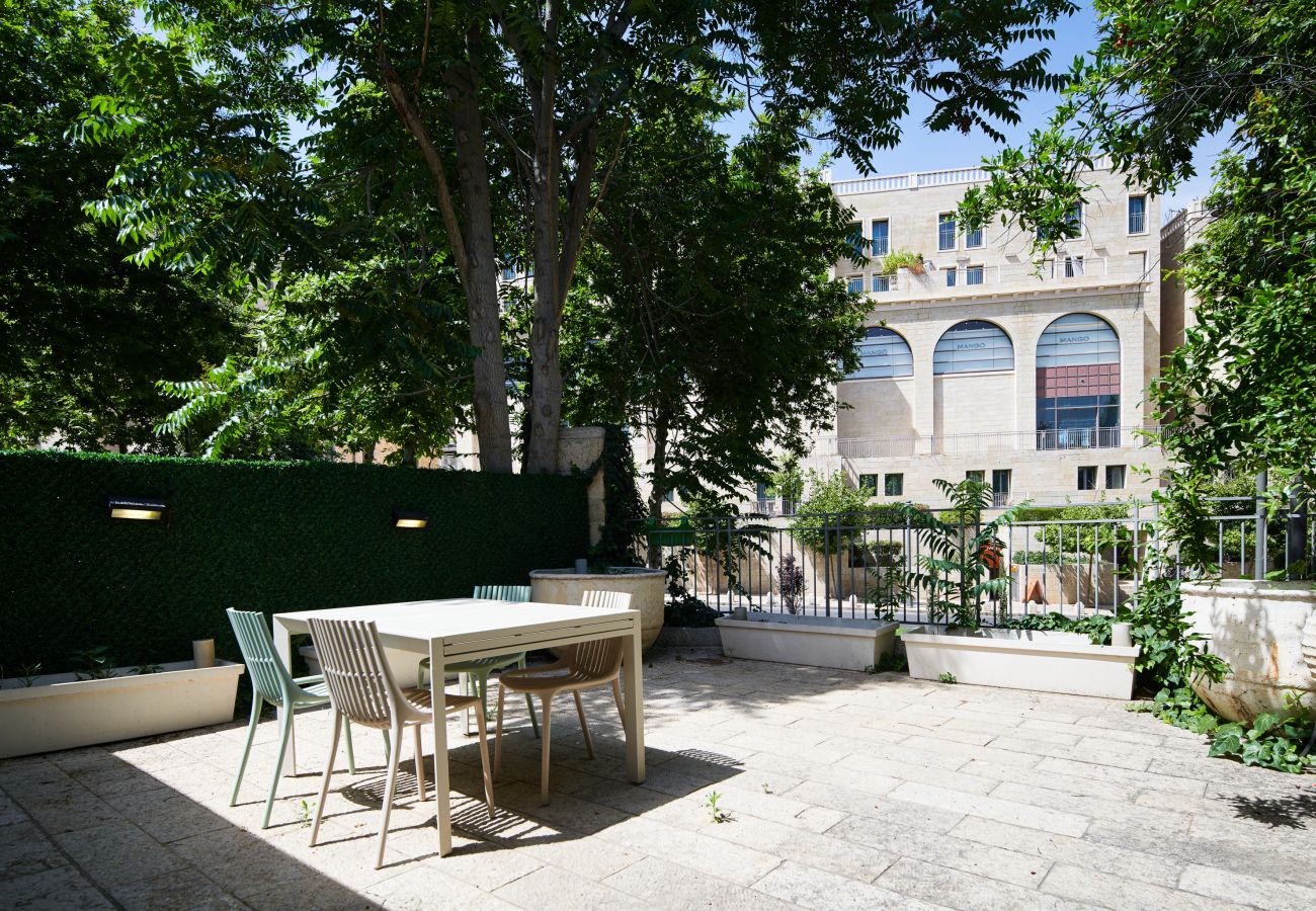 Apartment in Jerusalem - 2 BR next to Old City with Patio by FeelHome