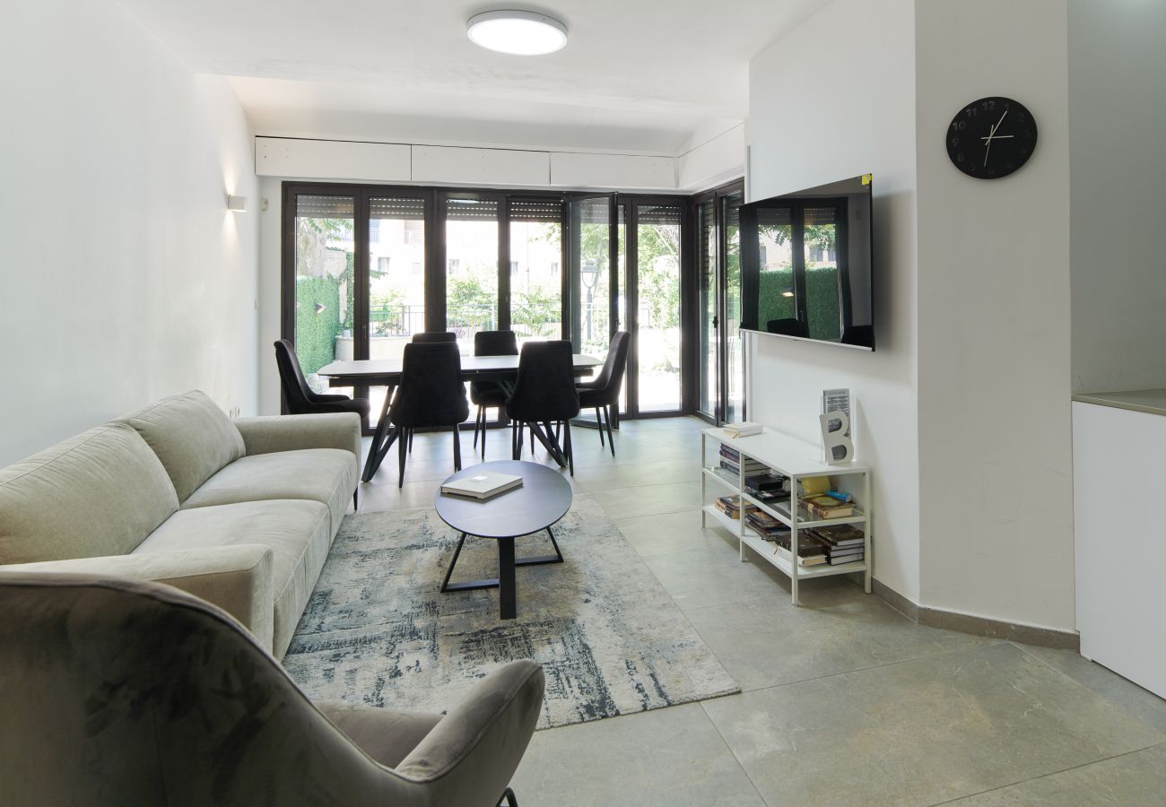 Apartment in Jerusalem - 2 BR next to Old City with Patio by FeelHome