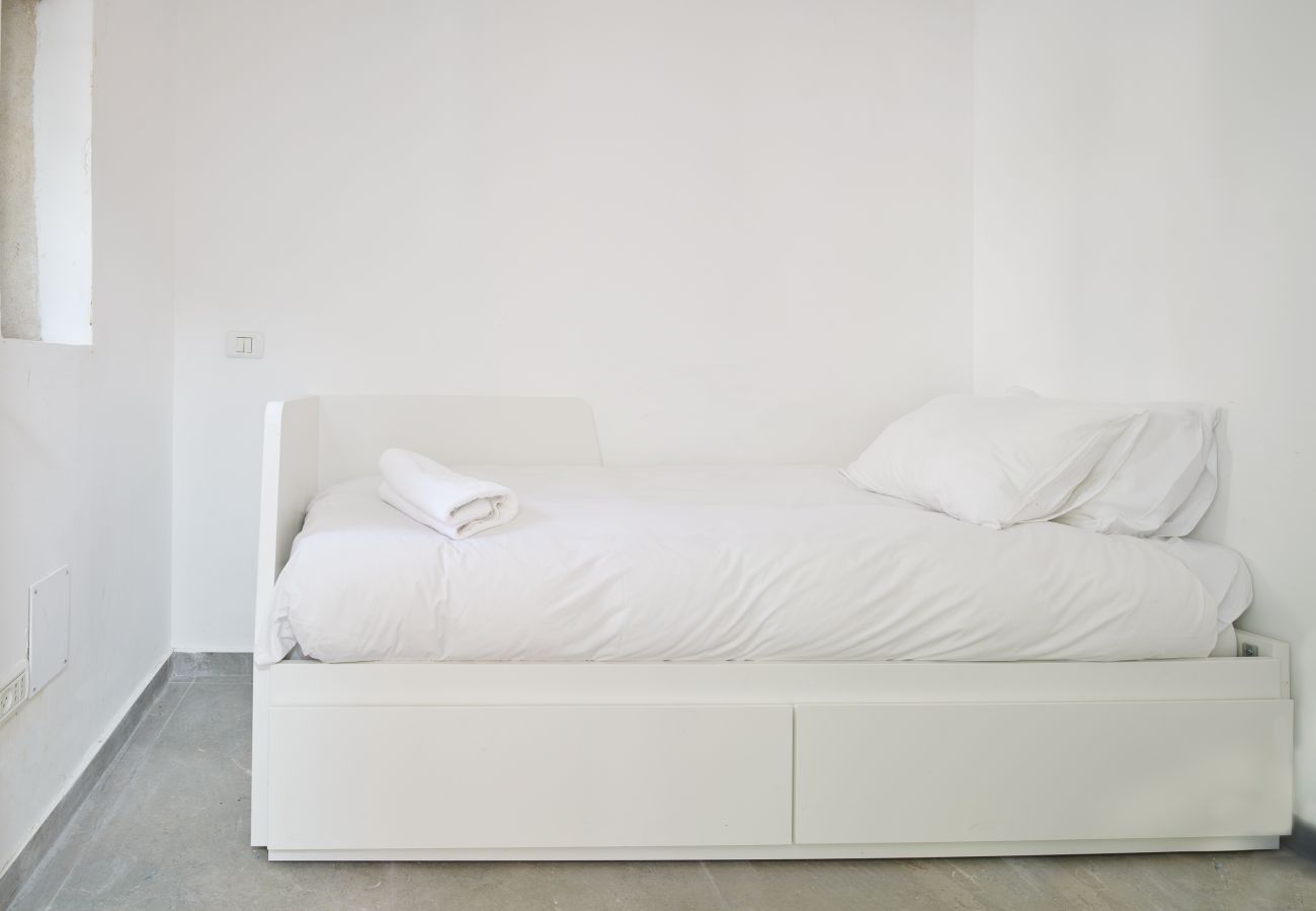 Apartment in Jerusalem - 2 BR next to Old City with Patio by FeelHome