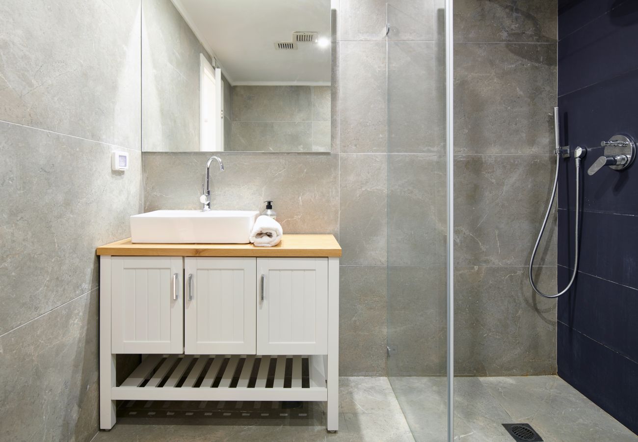 Apartment in Jerusalem - 2 BR next to Old City with Patio by FeelHome