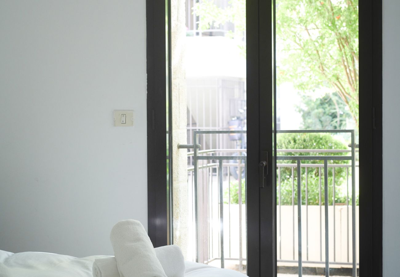 Apartment in Jerusalem - 2 BR next to Old City with Patio by FeelHome