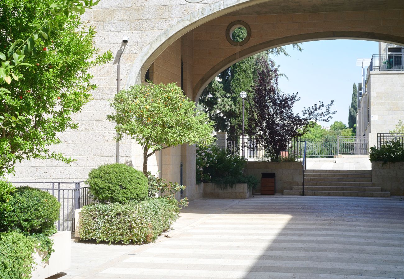 Apartment in Jerusalem - 2 BR next to Old City with Patio by FeelHome
