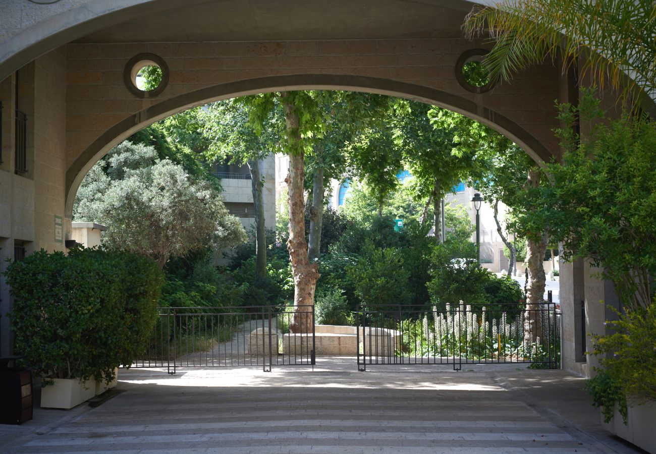 Apartment in Jerusalem - 2 BR next to Old City with Patio by FeelHome