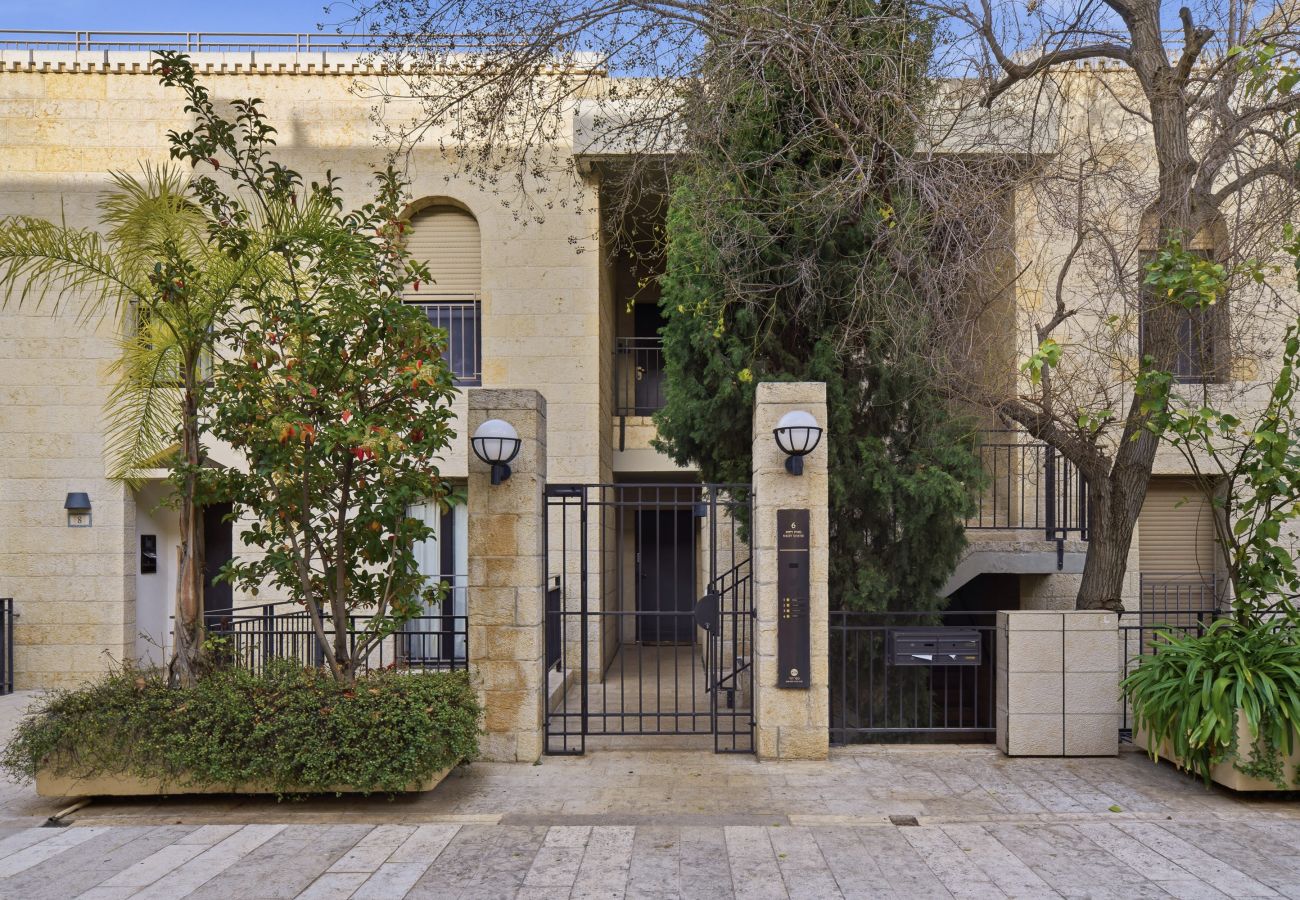 Apartment in Jerusalem - MIKLAT 2 BR next to Old City with Patio by FeelHome