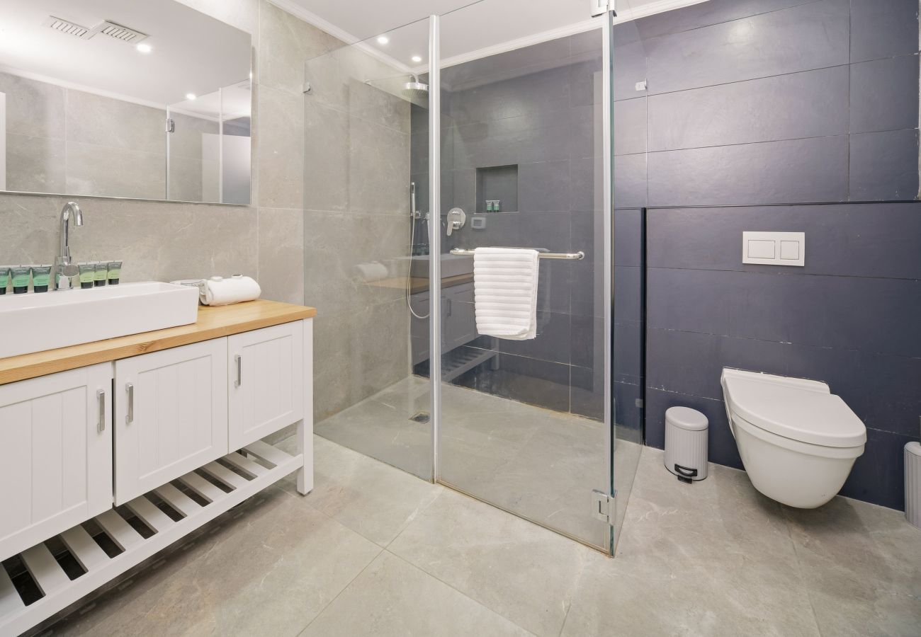 Apartment in Jerusalem - MIKLAT 2 BR next to Old City with Patio by FeelHome