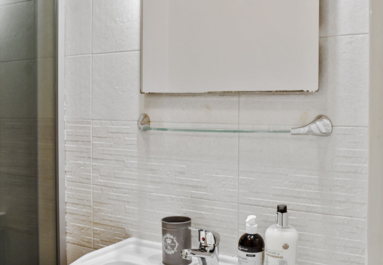 Studio in Otopeni -  Studio Apartment by homestay.ro