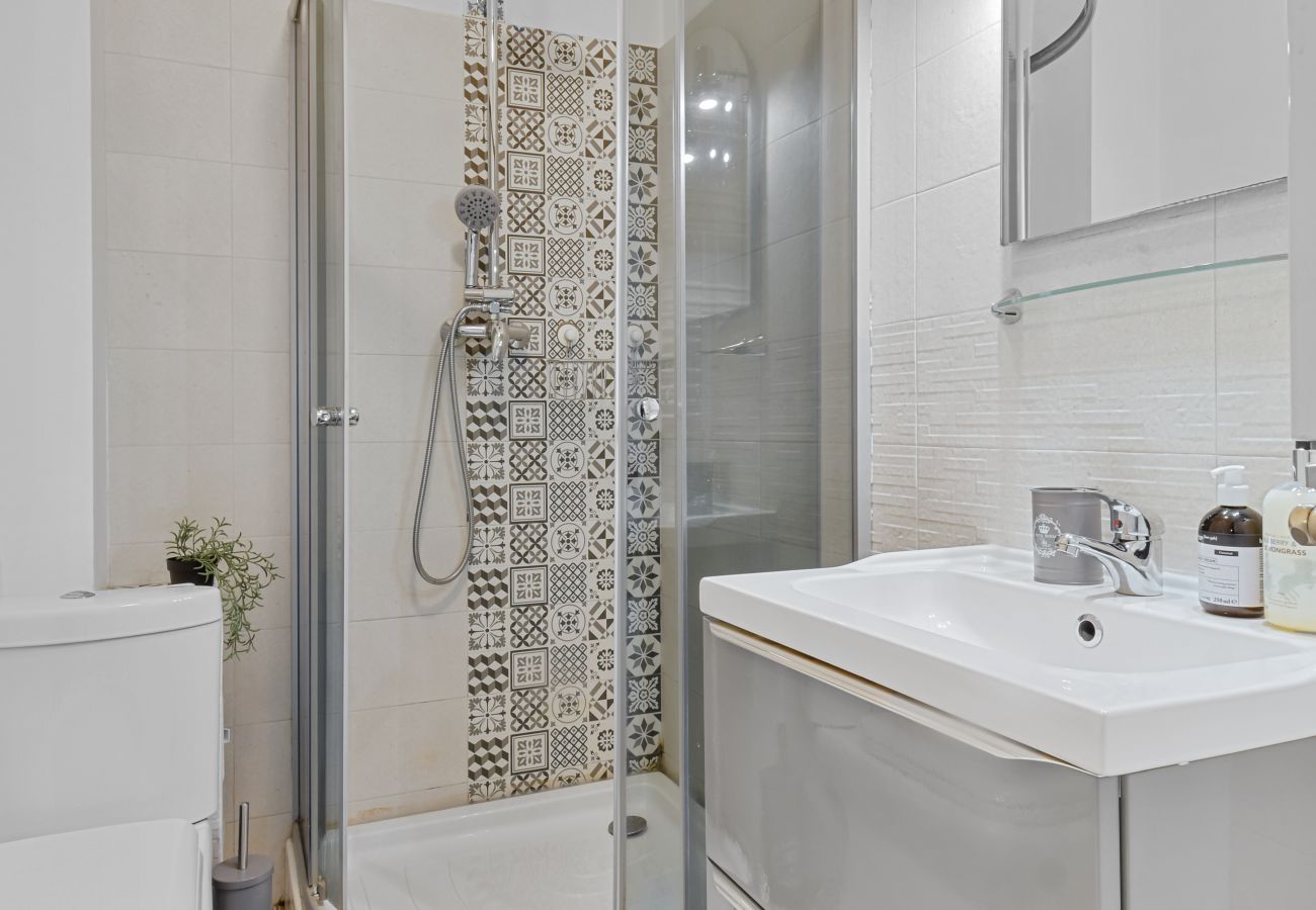 Studio in Otopeni -  Studio Apartment by homestay.ro