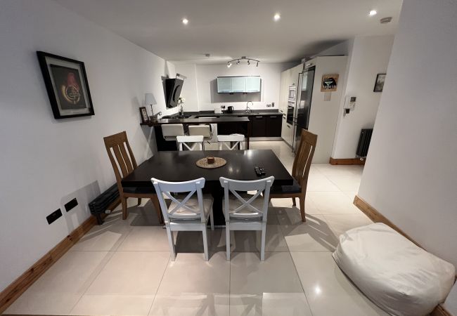 Apartment in Dublin - Sir john Rodgersons Apartment Sleeps 4