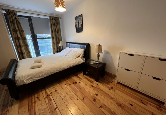 Apartment in Dublin - Sir john Rodgersons Apartment Sleeps 4
